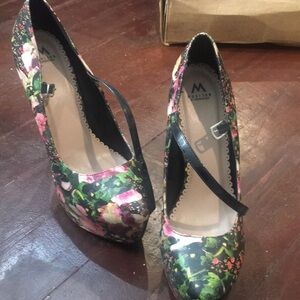 Flowered heels
